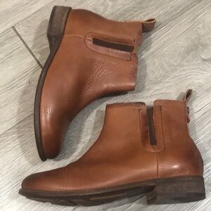 OluKai Malia Cognac Leather Chelsea Ankle Boots size 5